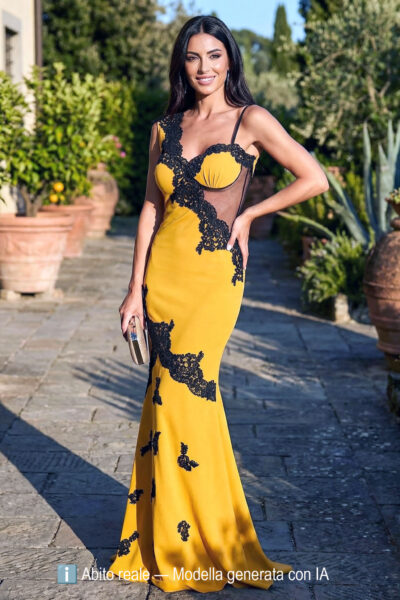 Elegante abito a sirena con leggero strascico