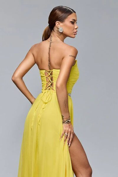 Alternative view of Elegante abito lungo in tessuto velato con corpino