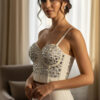Top crop con maxi strass e coppe push-up