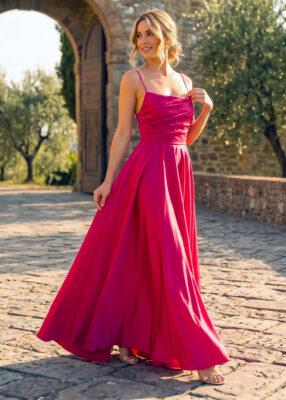 Elegante abito svasato con corpetto